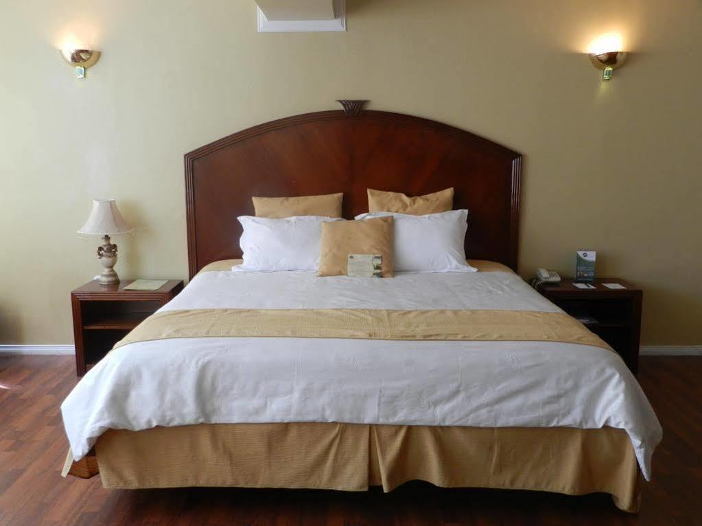 Hotel Libertador Loja Extérieur photo