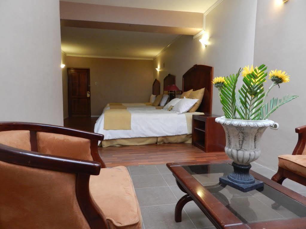 Hotel Libertador Loja Extérieur photo